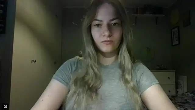 Snapshot of ROSIEx_sweet chatting on 10/14/25, 06:58 ROSIEx sweet online show from 10/14/25, 06:58