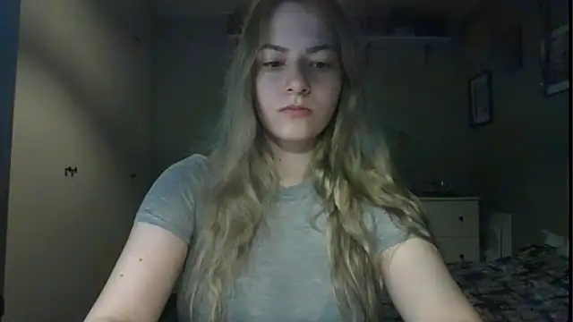 Snapshot of ROSIEx_sweet chatting on 10/16/25, 06:47 ROSIEx sweet online show from 10/16/25, 06:47