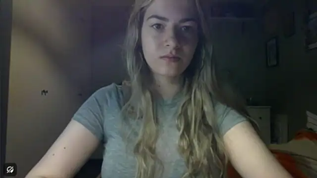 Snapshot of ROSIEx_sweet chatting on 12/17/25, 07:58 ROSIEx sweet online show from 12/17/25, 07:58