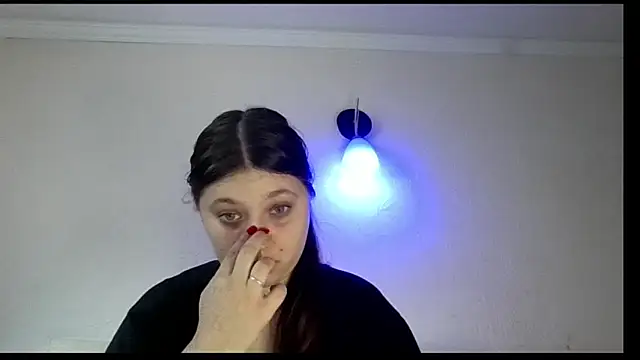 kila lo online show from 02/17/25, 01:21