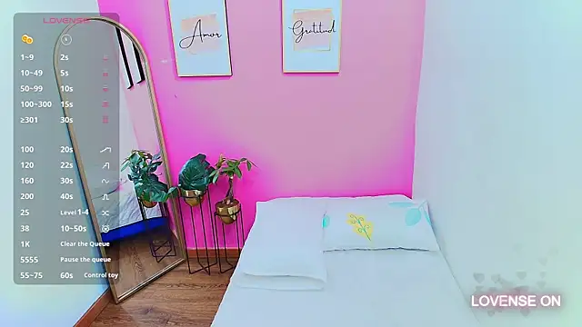 hornybarelylegalgirl online show from 01/28/25, 12:32