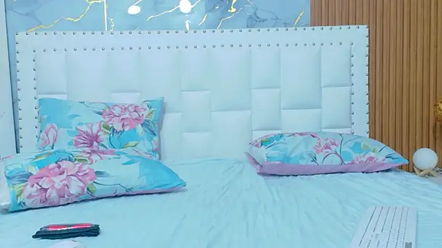 hornybarelylegalgirl online show from 03/22/26, 12:08