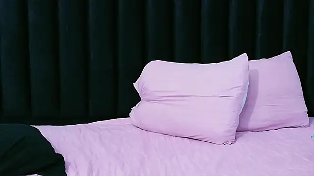 hornybarelylegalgirl online show from 04/09/26, 12:32