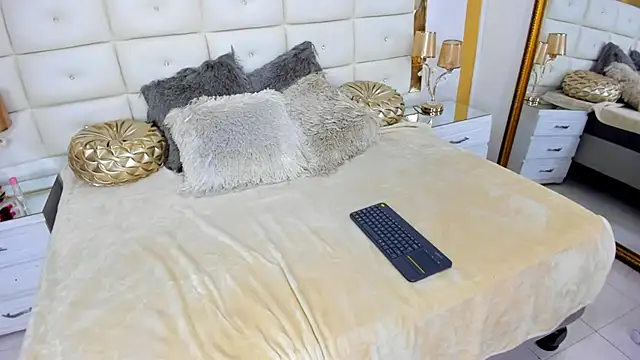 Snapshot of CoralHarmon chatting on 12/12/24, 09:48 CoralHarmon online show from 12/12/24, 09:48