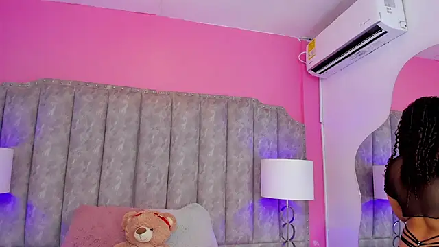 Snapshot of CoralHarmon chatting on 01/08/25, 02:03 CoralHarmon online show from 01/08/25, 02:03