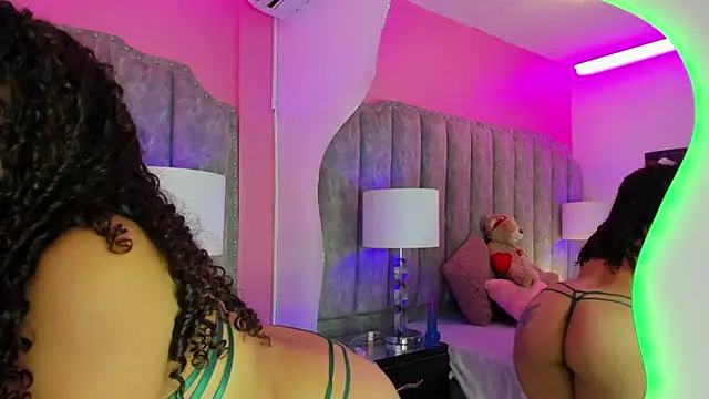 Snapshot of CoralHarmon chatting on 01/11/25, 01:11 CoralHarmon online show from 01/11/25, 01:11