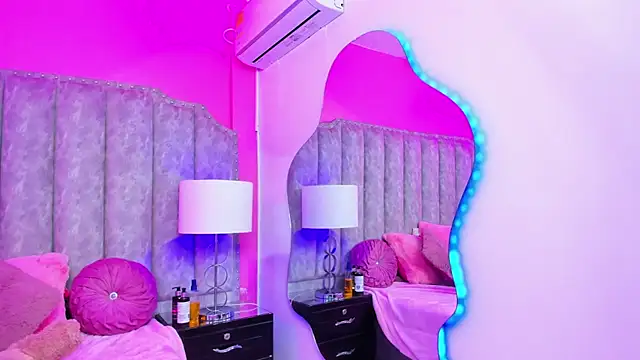 Snapshot of CoralHarmon chatting on 02/24/25, 02:26 CoralHarmon online show from 02/24/25, 02:26