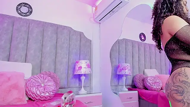 Snapshot of CoralHarmon chatting on 03/22/25, 02:14 CoralHarmon online show from 03/22/25, 02:14