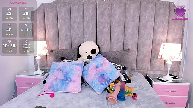 Snapshot of CoralHarmon chatting on 11/29/25, 09:51 CoralHarmon online show from 11/29/25, 09:51