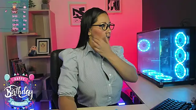 Snapshot of Sue_Wolls chatting on 12/20/24, 12:49 Sue Wolls online show from 12/20/24, 12:49