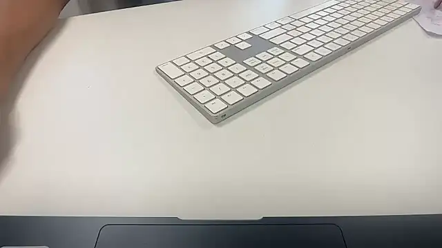 Snapshot of awesome_anna chatting on 11/18/25, 09:58 awesome anna online show from 11/18/25, 09:58