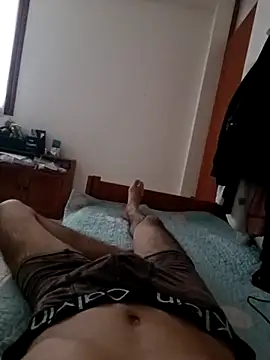 Snapshot of Loytder chatting on 04/01/26, 10:29 Loytder online show from 04/01/26, 10:29