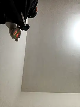 Snapshot of Loytder chatting on 04/06/26, 04:57 Loytder online show from 04/06/26, 04:57