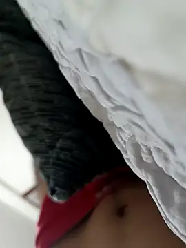 Snapshot of Loytder chatting on 04/13/26, 05:13 Loytder online show from 04/13/26, 05:13