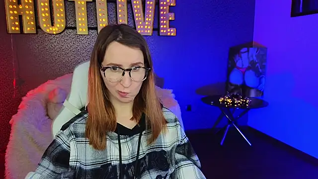 AliceBYKiss online show from 12/13/24, 12:17