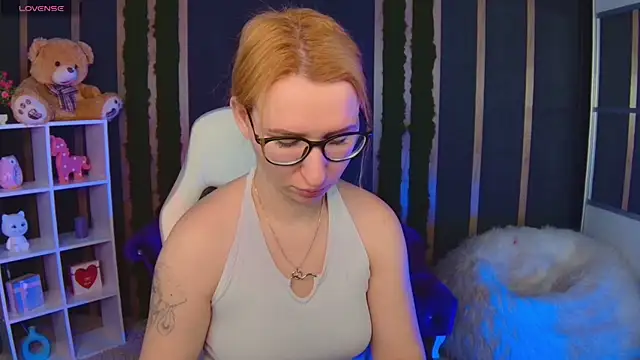 AliceBYKiss online show from 02/23/26, 06:11