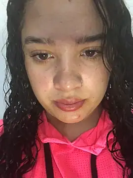 Snapshot of Julieta_333 chatting on 03/21/25, 01:34 Julieta 333 online show from 03/21/25, 01:34