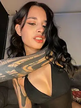 alessia iris19 online show from 09/28/25, 11:21