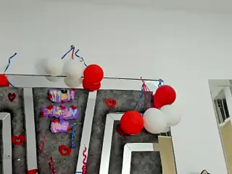 Snapshot of Salome_Moonn chatting on 02/14/25, 01:02 Salome Moonn online show from 02/14/25, 01:02