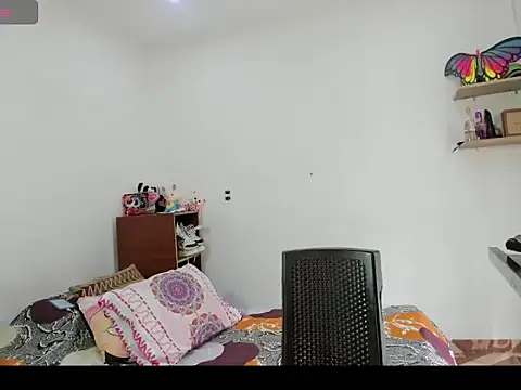 Stylevoluptuousvycky online show from 04/16/26, 07:36