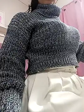 Snapshot of dholcee chatting on 02/05/25, 10:51 dholcee online show from 02/05/25, 10:51