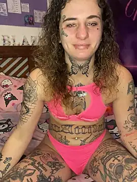 BlazyKitsune- online show from 02/07/25, 08:44