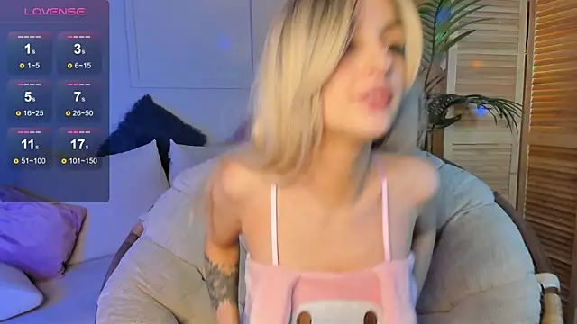 Snapshot of Katty_Lights chatting on 12/14/24, 06:02 Katty Lights online show from 12/14/24, 06:02