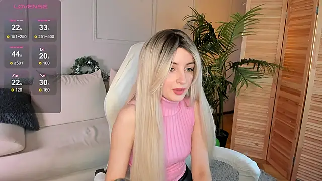 Snapshot of Katty_Lights chatting on 12/29/24, 10:56 Katty Lights online show from 12/29/24, 10:56