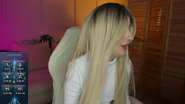 Snapshot of Katty_Lights chatting on 01/01/25, 04:18 Katty Lights online show from 01/01/25, 04:18