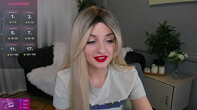 Snapshot of Katty_Lights chatting on 01/09/25, 11:03 Katty Lights online show from 01/09/25, 11:03