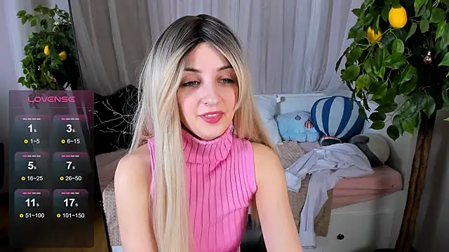 Snapshot of Katty_Lights chatting on 01/12/25, 09:19 Katty Lights online show from 01/12/25, 09:19