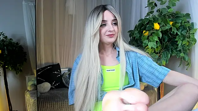 Snapshot of Katty_Lights chatting on 01/27/25, 05:37 Katty Lights online show from 01/27/25, 05:37