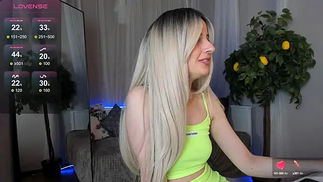 Snapshot of Katty_Lights chatting on 02/28/25, 04:31 Katty Lights online show from 02/28/25, 04:31