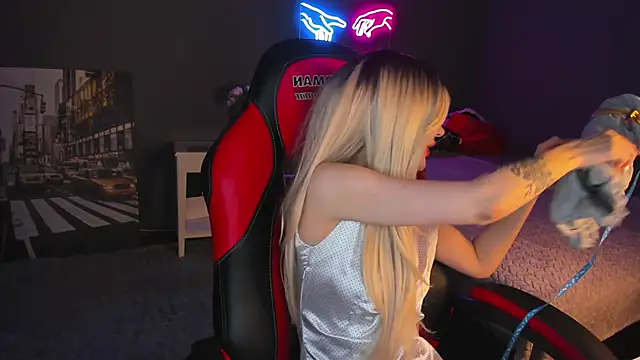 Snapshot of Katty_Lights chatting on 03/06/25, 11:31 Katty Lights online show from 03/06/25, 11:31