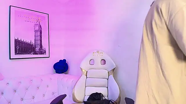 Theia moon online show from 01/15/25, 12:47