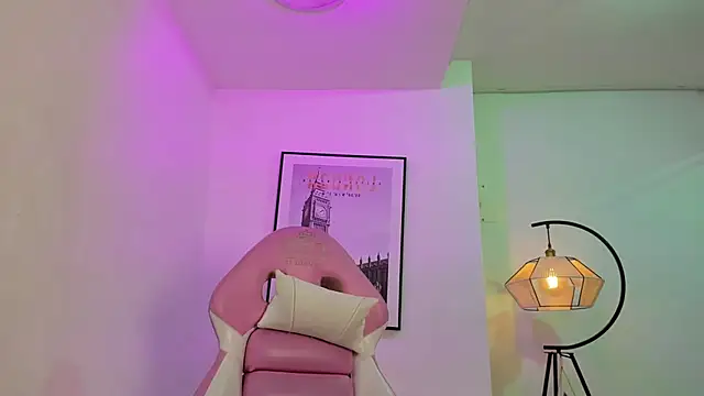 Theia moon online show from 02/19/25, 12:33