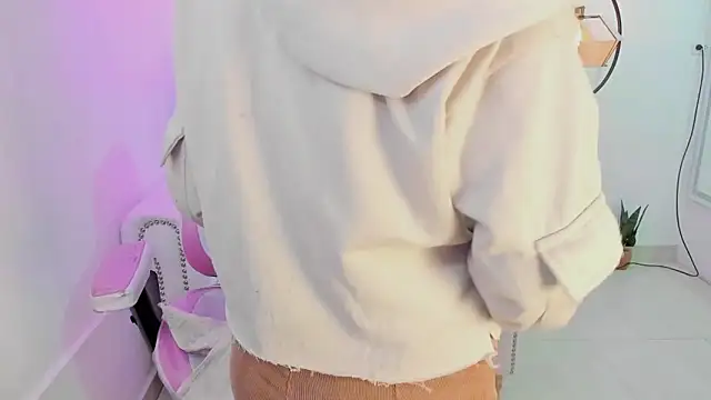 Theia moon online show from 03/05/25, 12:33