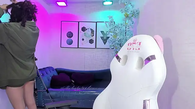 Theia moon online show from 03/14/26, 01:16