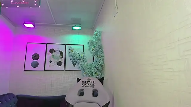 Theia moon online show from 04/06/26, 12:39