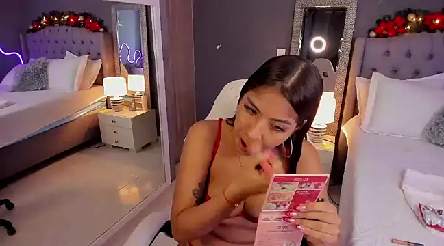 Snapshot of MadyLust chatting on 12/27/24, 02:47 MadyLust online show from 12/27/24, 02:47