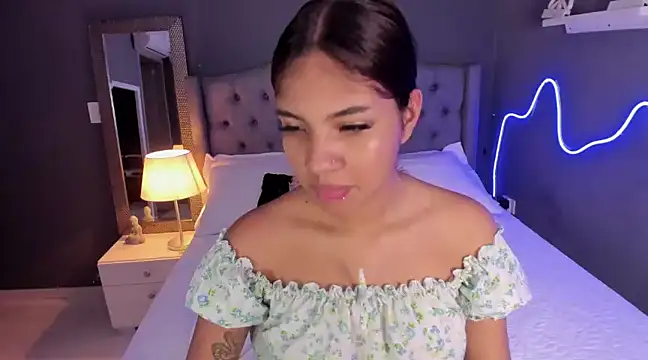 Snapshot of MadyLust chatting on 01/31/25, 04:25 MadyLust online show from 01/31/25, 04:25