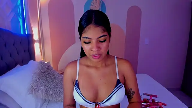 Snapshot of MadyLust chatting on 09/28/25, 07:25 MadyLust online show from 09/28/25, 07:25