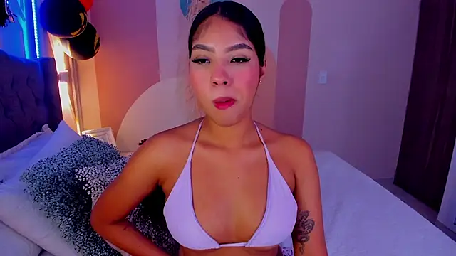 Snapshot of MadyLust chatting on 10/31/25, 05:52 MadyLust online show from 10/31/25, 05:52