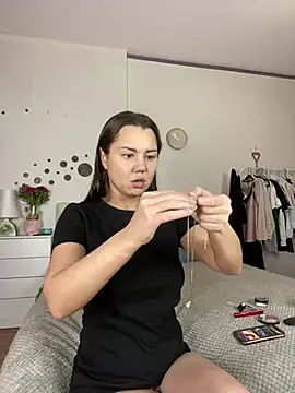 MiraMiss online show from 03/10/25, 05:54