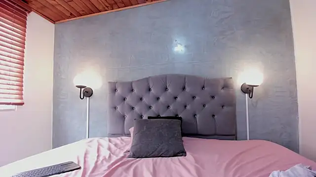 MeridaLane online show from 02/15/25, 03:50