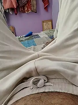 Snapshot of Noname333u chatting on 10/14/25, 03:29 Noname333u online show from 10/14/25, 03:29