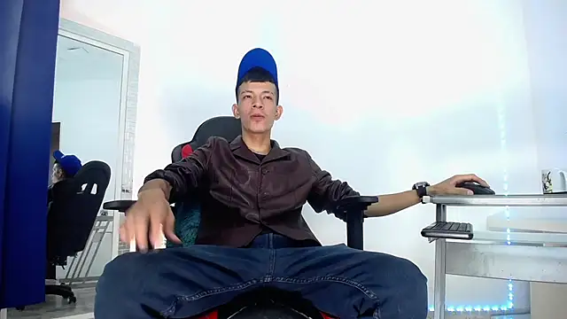Snapshot of Favel_Gomez7 chatting on 12/20/24, 07:50 Favel Gomez7 online show from 12/20/24, 07:50