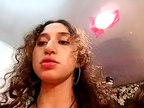 Snapshot of Queenjenn__ chatting on 02/07/25, 03:01 Queenjenn online show from 02/07/25, 03:01