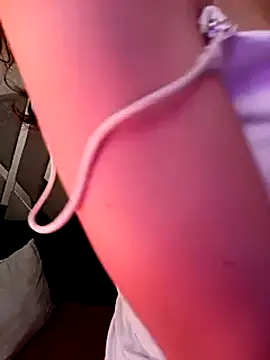 Snapshot of Queenjenn__ chatting on 02/16/25, 04:09 Queenjenn online show from 02/16/25, 04:09