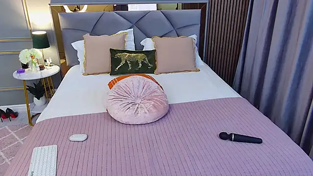 AvaCristal online show from 04/17/26, 07:17